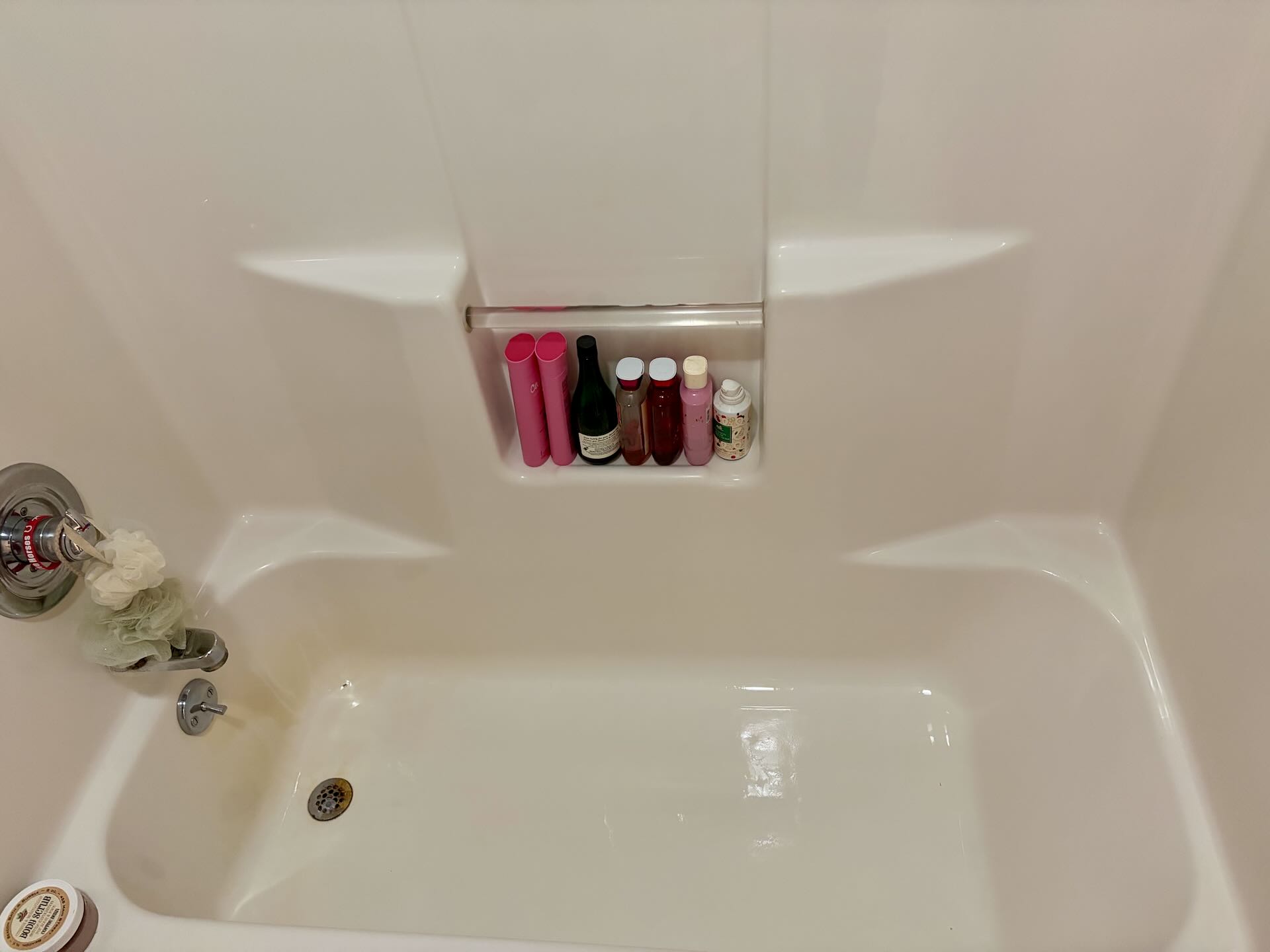 Bathtub after cleaning